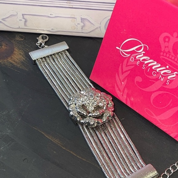 🌹🌹Premier Designs Rhinestones Silver Tone Multi Strand Snakeskin Bracelet - Picture 8 of 9